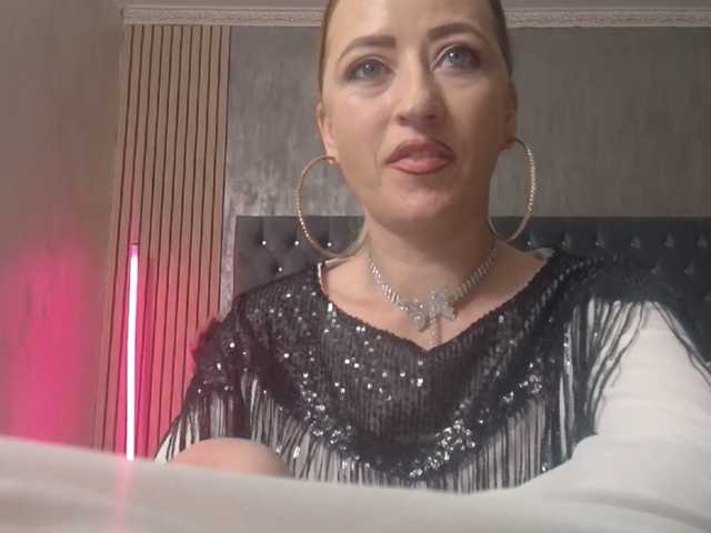 AlessiaBellini live cam on BongaCams