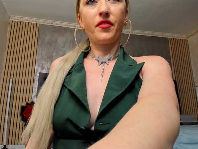 AlessiaBellini live cam on BongaCams