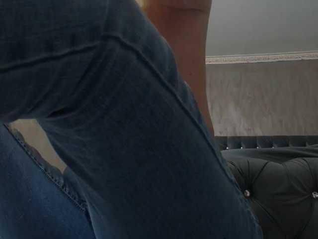 AlessiaBellini live cam on BongaCams