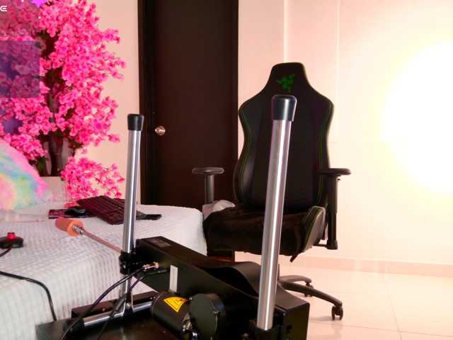 LizzyMonroe live cam on BongaCams
