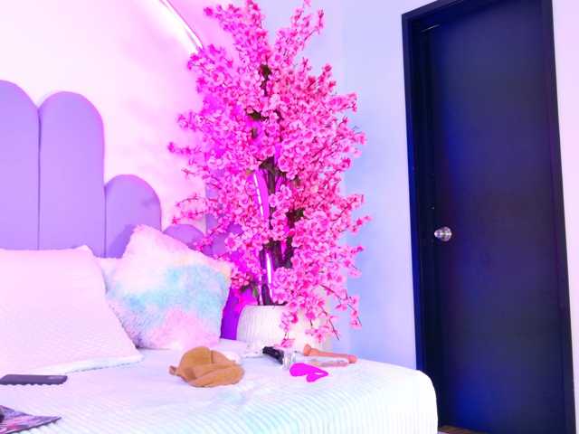 LizzyMonroe live cam on BongaCams
