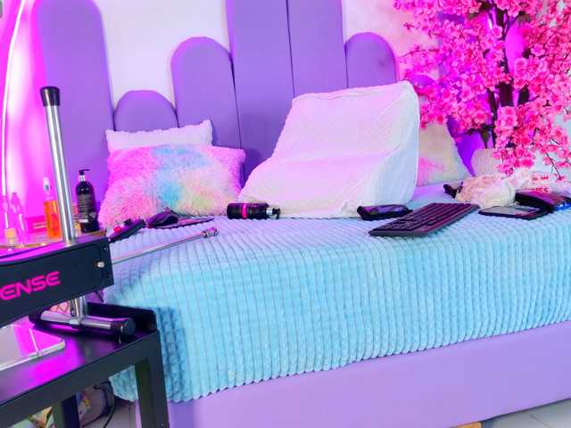 LizzyMonroe live cam on BongaCams