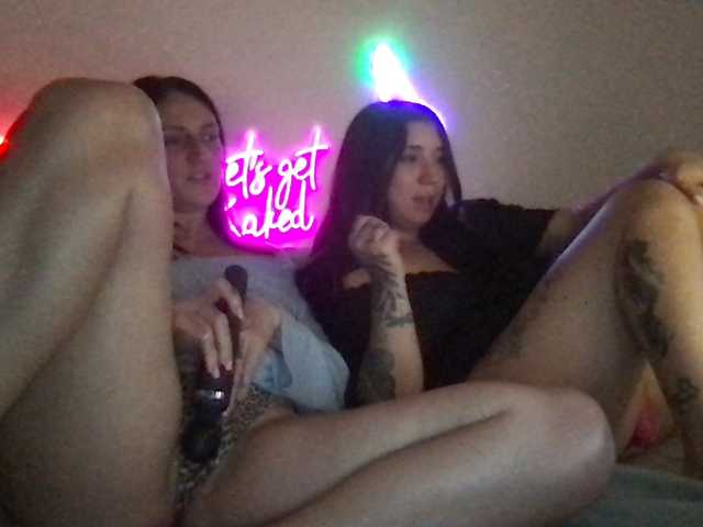 ToriandNina live cam on BongaCams