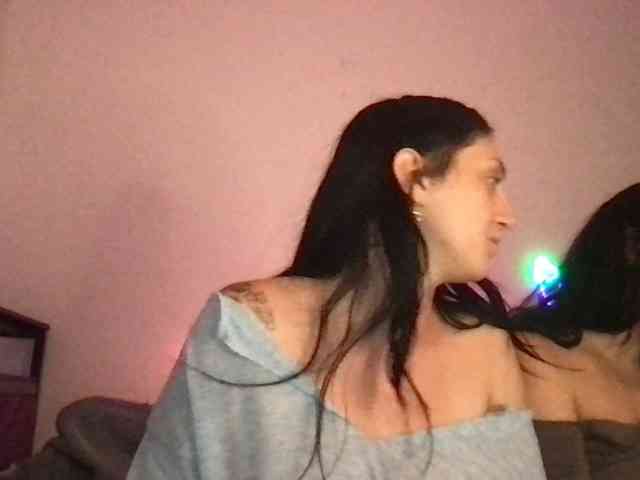ToriandNina webcam
