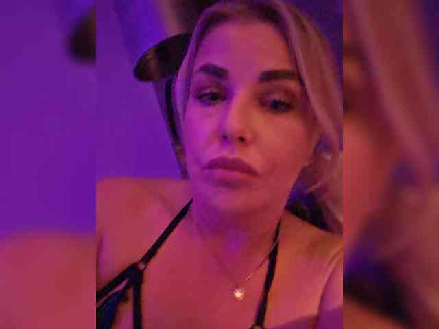 Model: Nikkie120