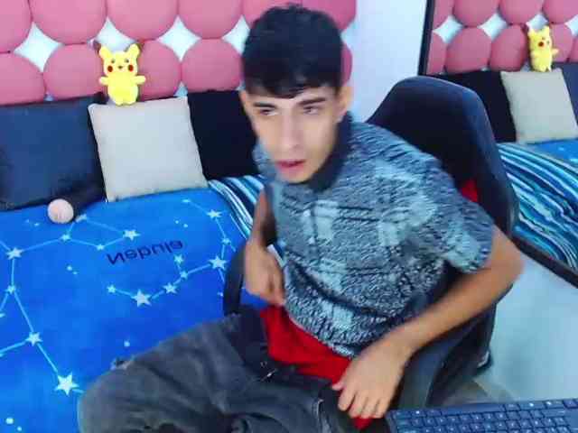 Drakejack's cam show statistics and live stream