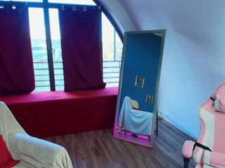GlowingBlondie Porn Show