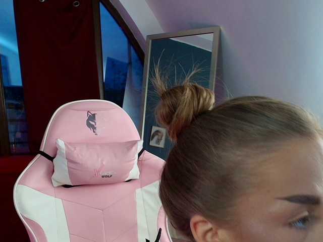 GlowingBlondie