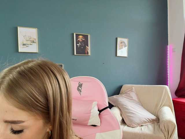 GlowingBlondie