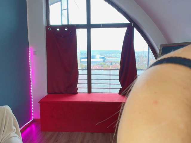 GlowingBlondie