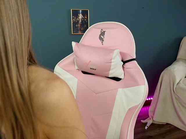 GlowingBlondie
