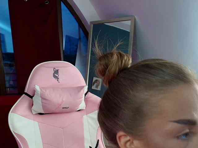 GlowingBlondie