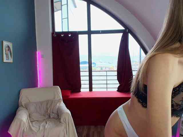 GlowingBlondie