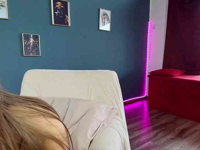 GlowingBlondie