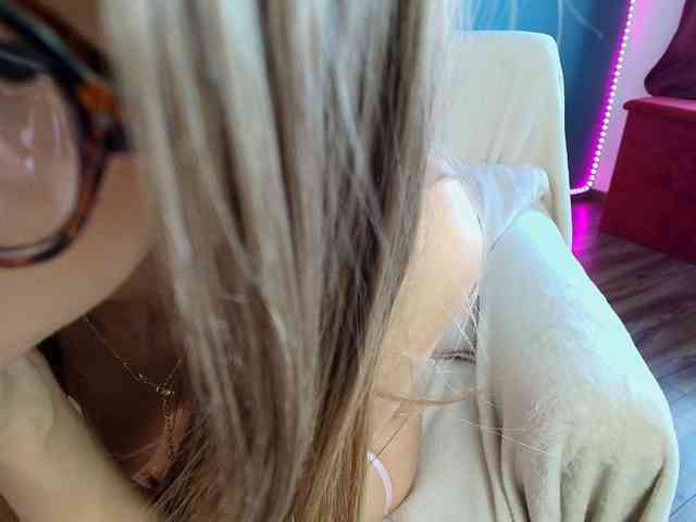 GlowingBlondie