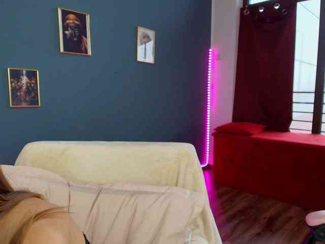 GlowingBlondie