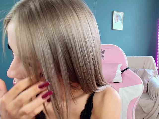 GlowingBlondie