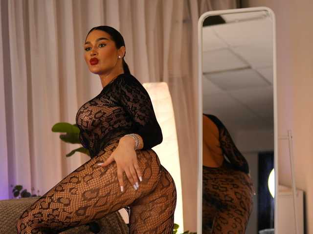 KaiaSilk live cam on BongaCams
