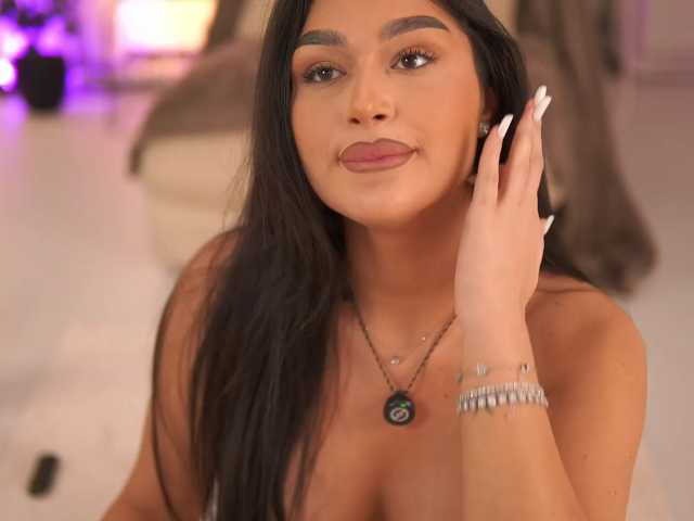 KaiaSilk live cam on BongaCams