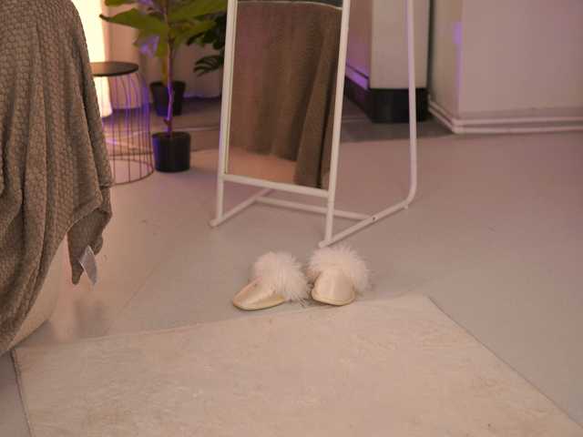 le modèle KaiaSilk est en webcam porno dans un show sur le site bongacams, il possède les tags suivants: White/Caucasian,Brunette,Shaved