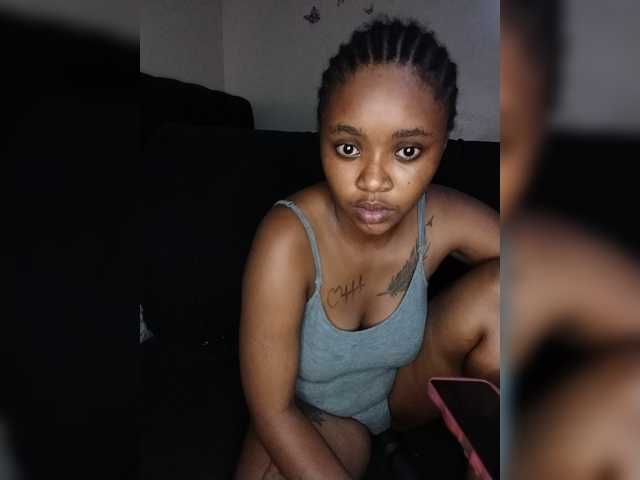 Perrylove live cam on BongaCams