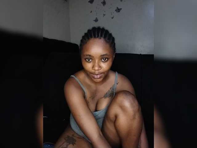 Perrylove live cam on BongaCams