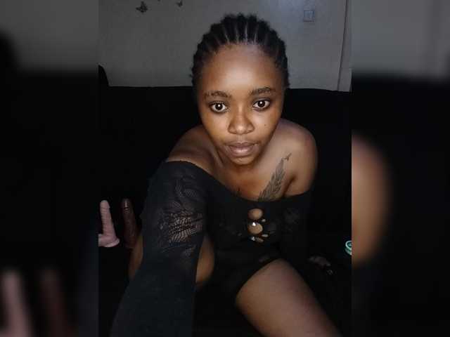 Perrylove live cam on BongaCams