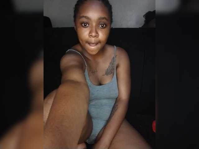 Perrylove live cam on BongaCams