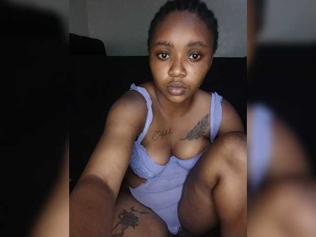 Perrylove live cam on BongaCams