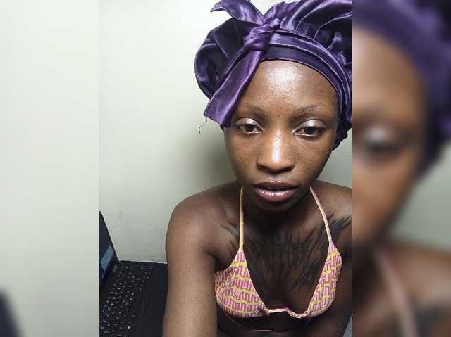 Squirty001 live cam on BongaCams
