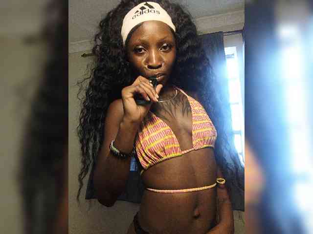 Squirty001 webcam