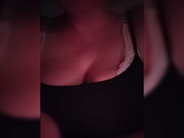 LunaBella1 live cam on BongaCams