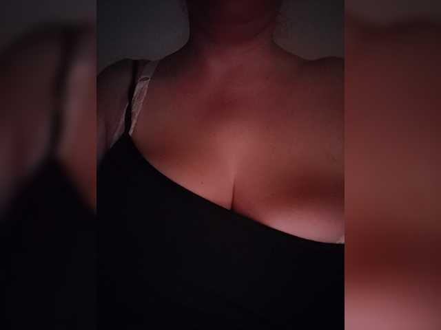 LunaBella1 live cam on BongaCams