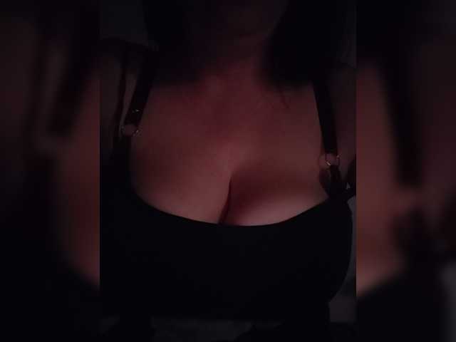 LunaBella1 live cam on BongaCams