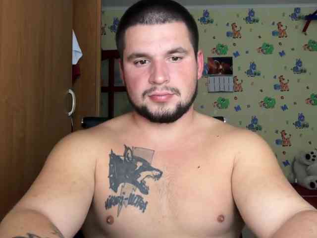 Chiraq1945's cam show statistics and live stream