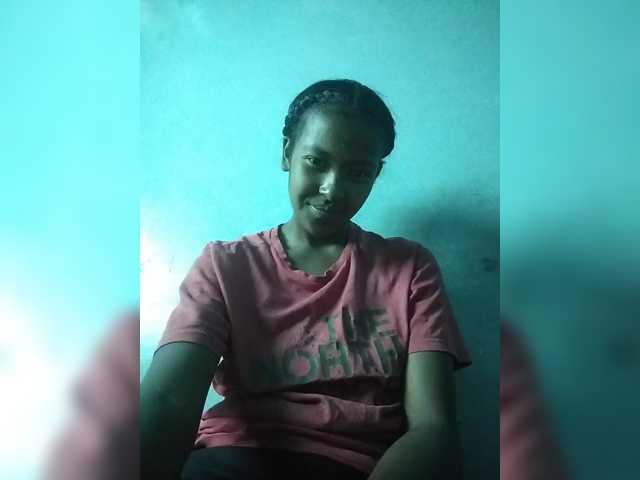 Priscahot live cam preview