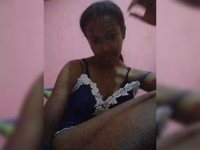 Priscahot live cam on BongaCams