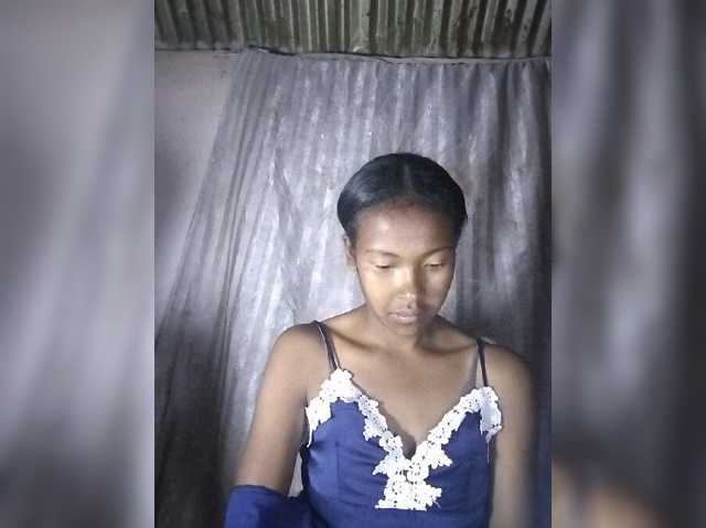 Priscahot live cam preview