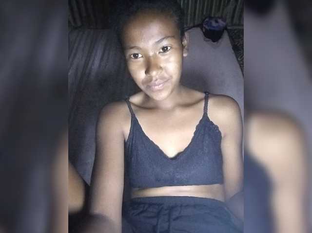 Priscahot live cam preview