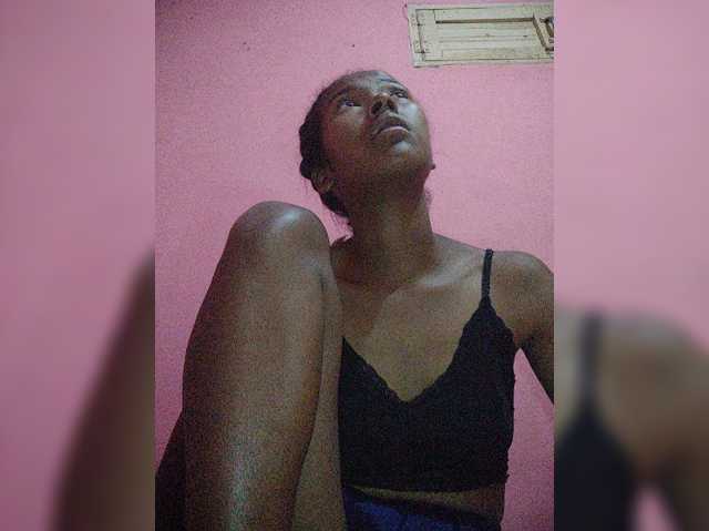 Priscahot live cam on BongaCams