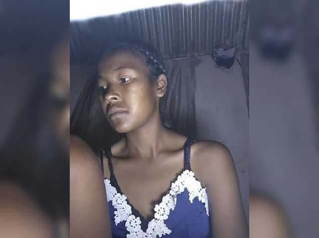 Priscahot live cam preview