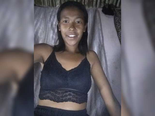 Priscahot live cam preview