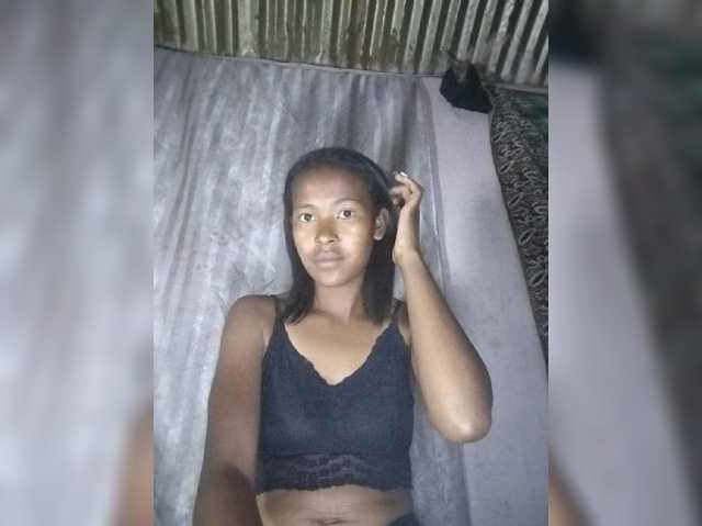 Priscahot live cam preview