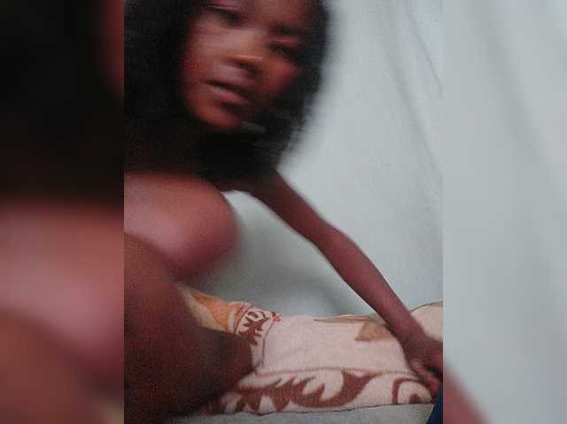 Priscahot live cam on BongaCams