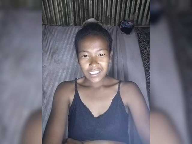 Priscahot live cam preview