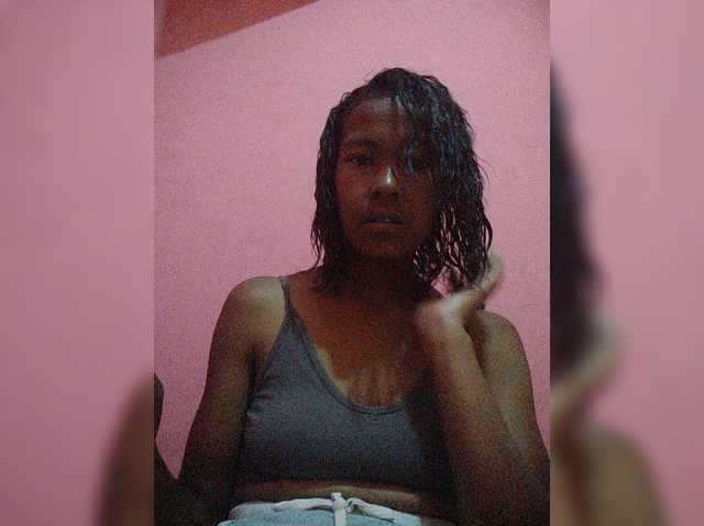 Priscahot live cam on BongaCams