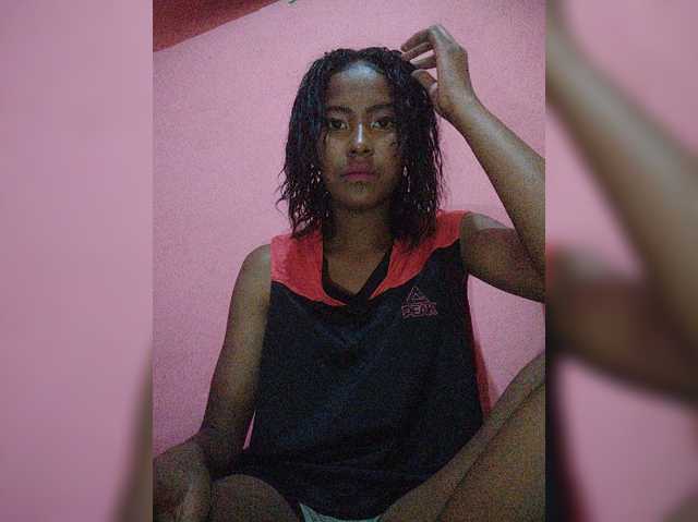 Priscahot live cam on BongaCams