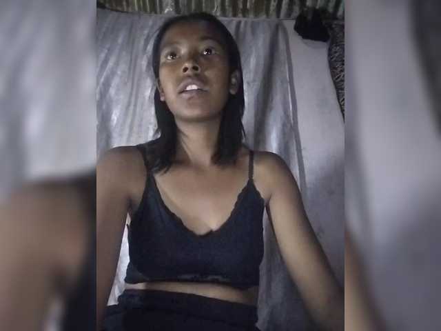 Priscahot live cam preview