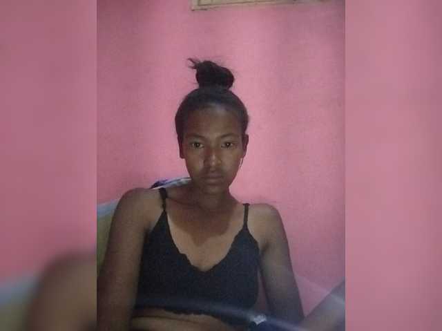 Priscahot live cam on BongaCams