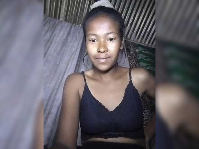 Priscahot live cam on BongaCams